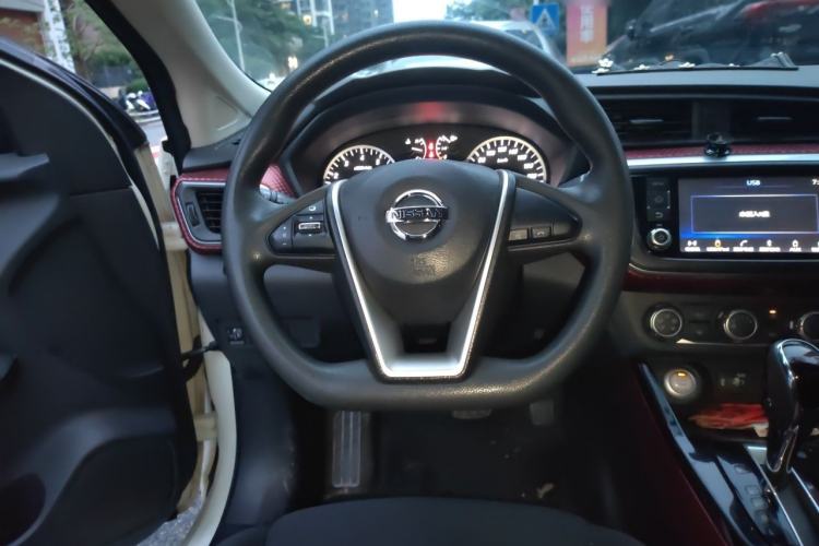 Used Nissan Lannia 2016 1.6L CVT Smart Cool Edition Steering Wheel