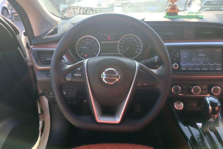 Used Nissan Lannia 2016 1.6L CVT Smart Cool Edition Steering Wheel