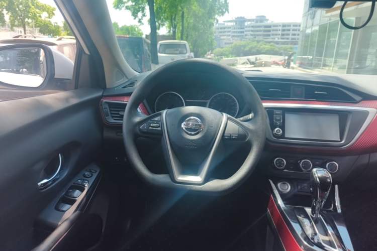 Used Nissan Lannia 2016 1.6L CVT Smart Cool Edition Steering Wheel