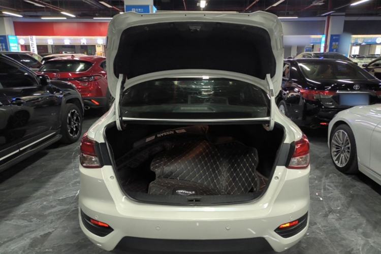 Used Nissan Lannia 2016 1.6L CVT Cool Edition Trunk