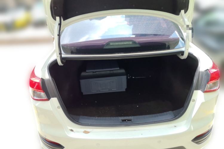 Used Nissan Lannia 2016 1.6L CVT Smart Cool Edition Trunk