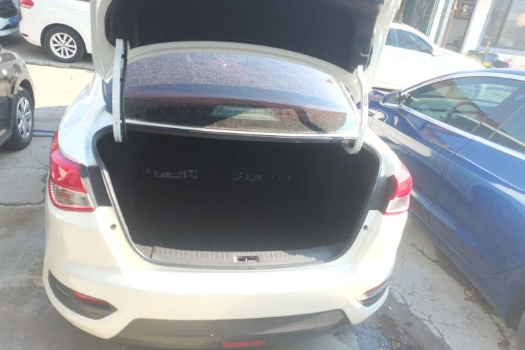 Used Nissan Lannia 2016 1.6L CVT Smart Cool Edition Trunk