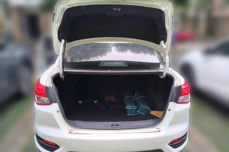 Used Nissan Lannia 2016 1.6L CVT Cool Edition Trunk