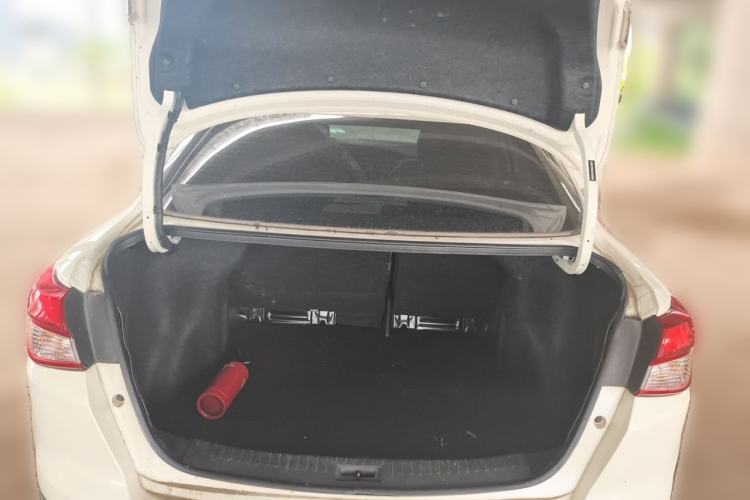 Used Nissan Lannia 2016 1.6L CVT Cool Edition Trunk