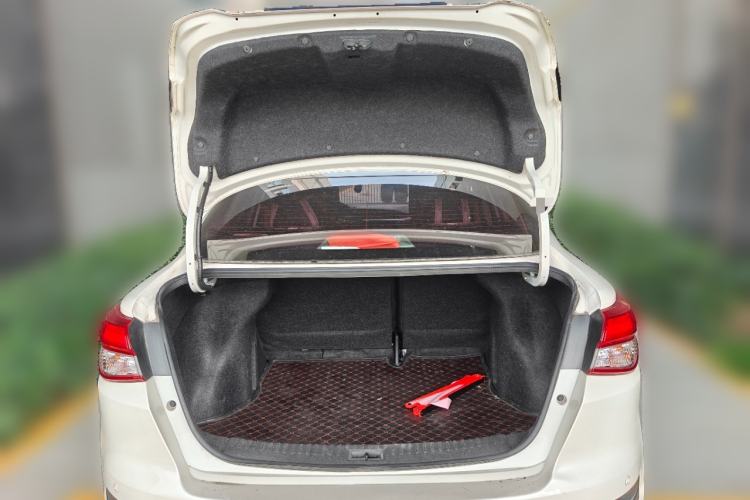 Used Nissan Lannia 2016 1.6L CVT Smart Cool Edition Trunk