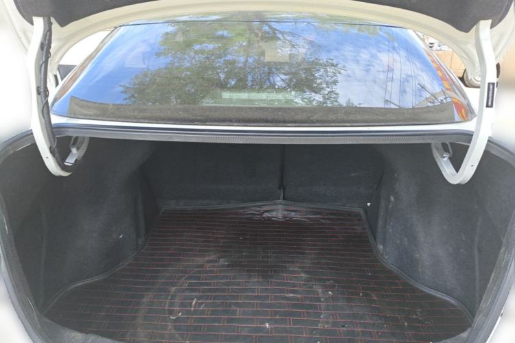 Used Nissan Lannia 2016 1.6L CVT Cool Edition Trunk