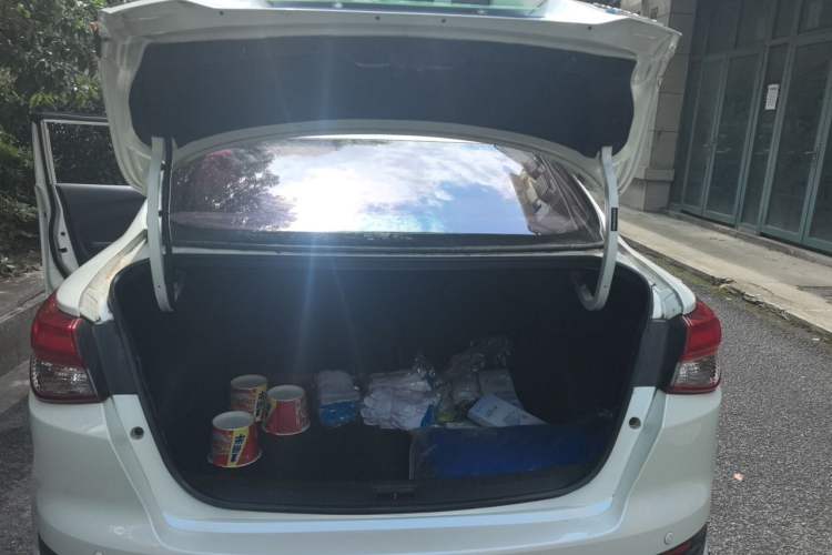 Used Nissan Lannia 2016 1.6L CVT Smart Cool Edition Trunk