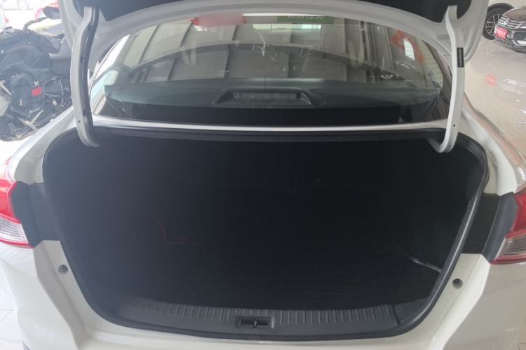 Used Nissan Lannia 2016 1.6L CVT Smart Cool Edition Trunk