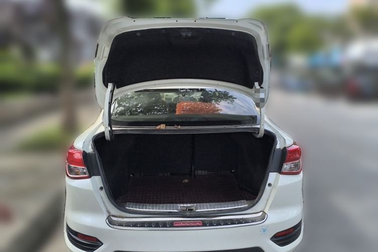 Used Nissan Lannia 2016 1.6L CVT Smart Cool Edition Trunk