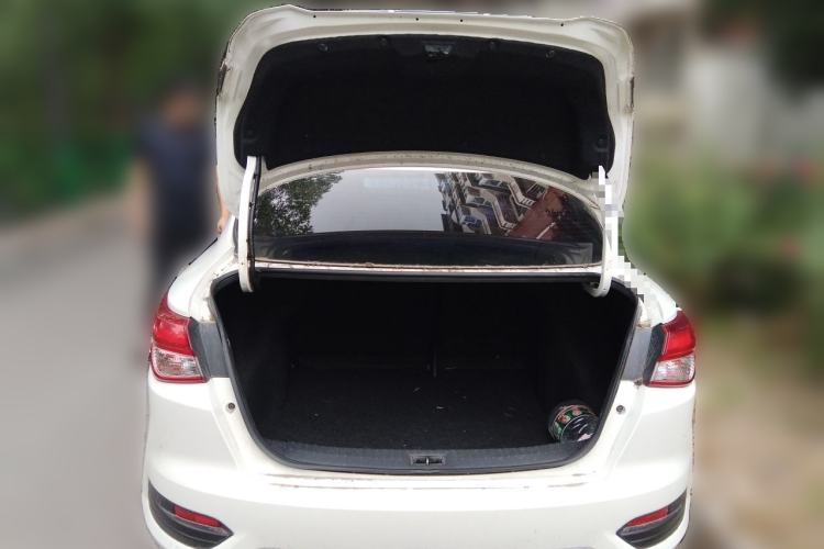 Used Nissan Lannia 2016 1.6L CVT Smart Cool Edition Trunk