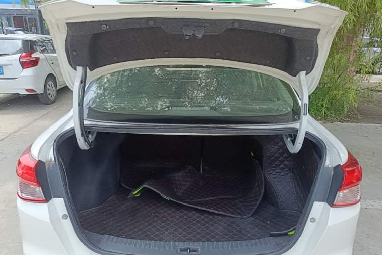 Used Nissan Lannia 2016 1.6L CVT Smart Cool Edition Trunk