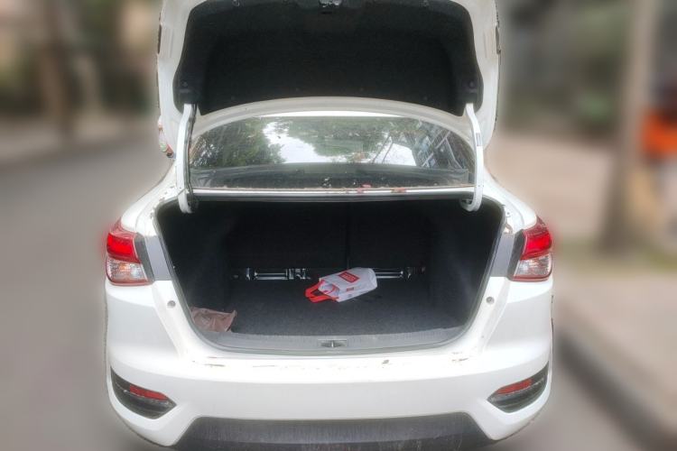 Used Nissan Lannia 2016 1.6L CVT Cool Edition Trunk