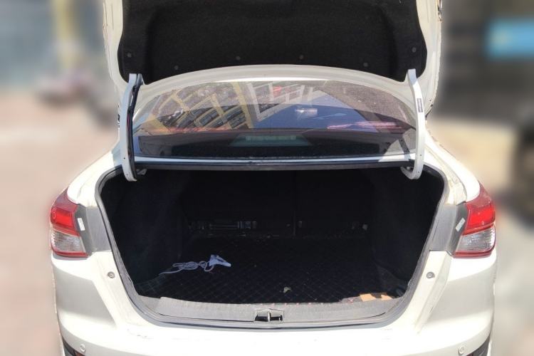 Used Nissan Lannia 2016 1.6L CVT Cool Edition Trunk
