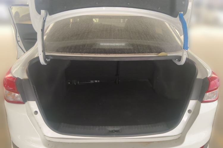 Used Nissan Lannia 2016 1.6L CVT Cool Edition Trunk