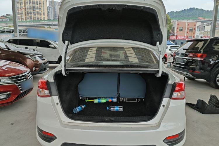 Used Nissan Lannia 2016 1.6L CVT Smart Cool Edition Trunk