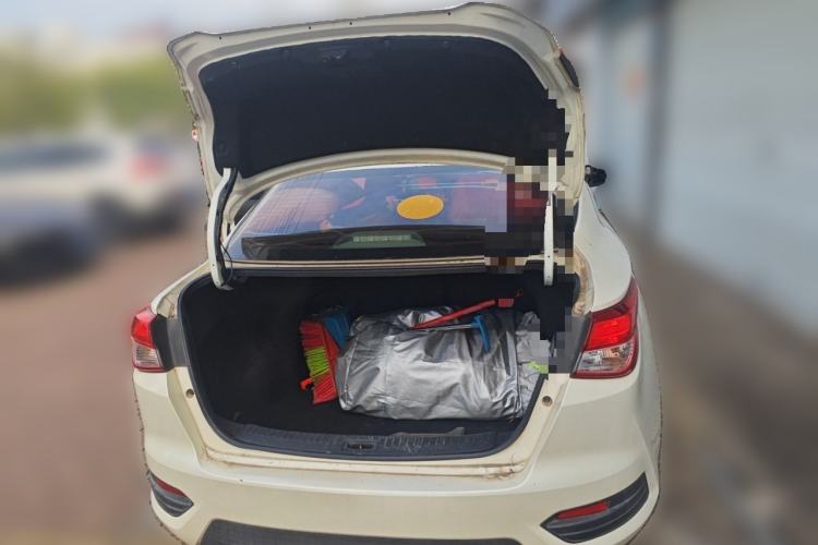 Used Nissan Lannia 2016 1.6L CVT Smart Cool Edition Trunk