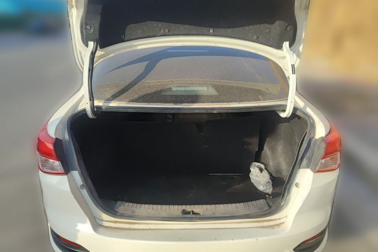 Used Nissan Lannia 2016 1.6L CVT Smart Cool Edition Trunk