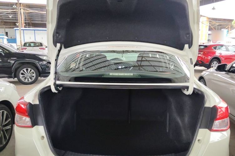 Used Nissan Lannia 2016 1.6L CVT Cool Edition Trunk