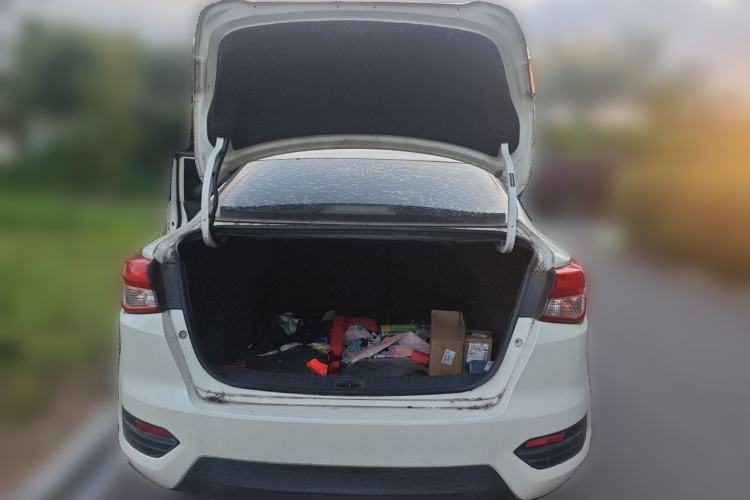 Used Nissan Lannia 2016 1.6L CVT Smart Cool Edition Trunk