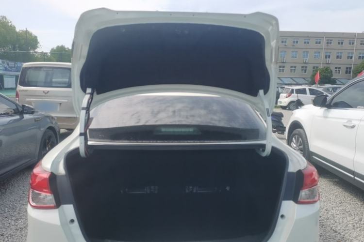 Used Nissan Lannia 2016 1.6L CVT Cool Edition Trunk