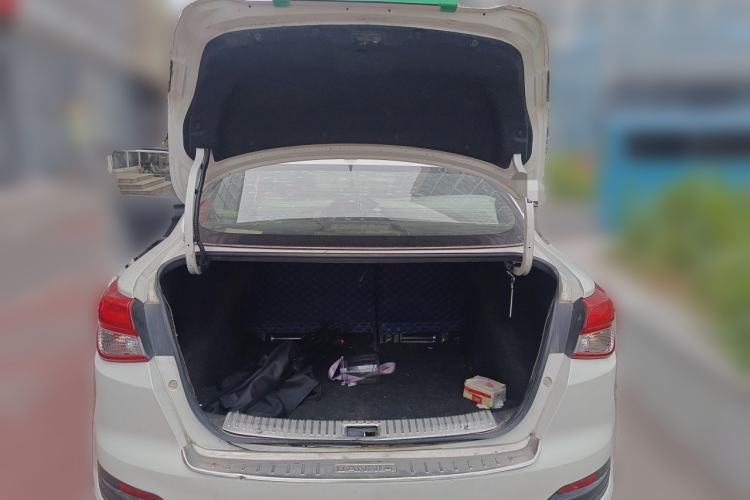 Used Nissan Lannia 2016 1.6L CVT Smart Cool Edition Trunk