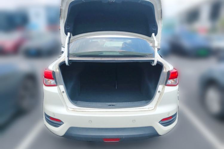 Used Nissan Lannia 2016 1.6L CVT Smart Cool Edition Trunk
