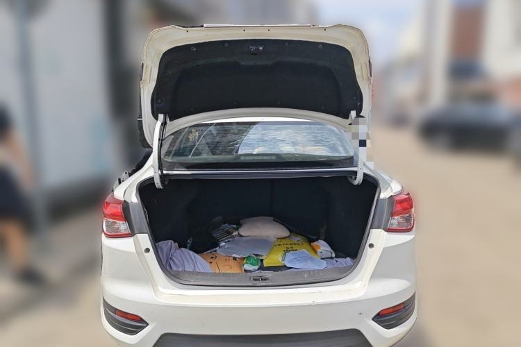 Used Nissan Lannia 2016 1.6L CVT Cool Edition Trunk