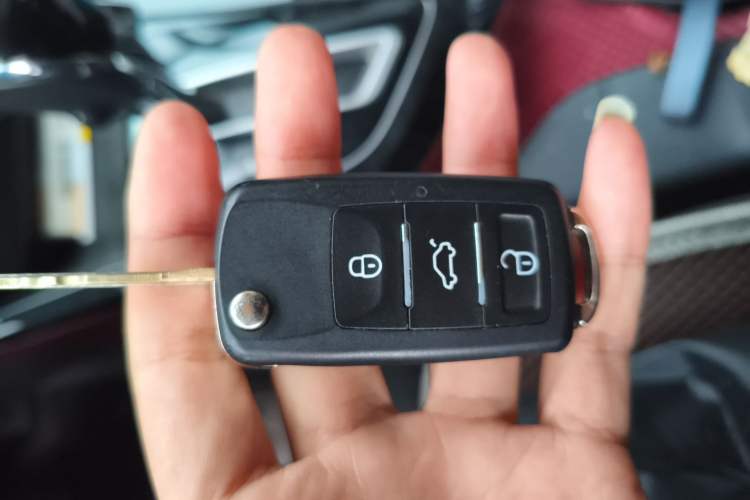 Used Nissan Lannia 2016 1.6L CVT Cool Edition Vehicle Key