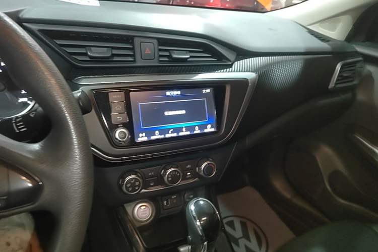 Used Nissan Lannia 2016 1.6L CVT Smart Cool Edition Audio And AC Panel