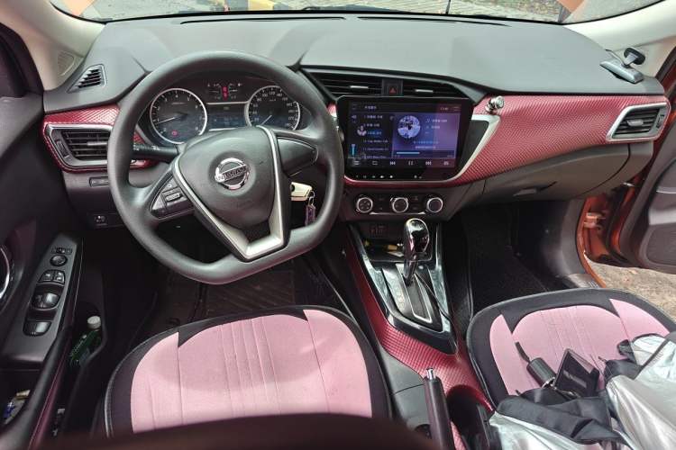 Used Nissan Lannia 2016 1.6L CVT Cool Edition Center Console