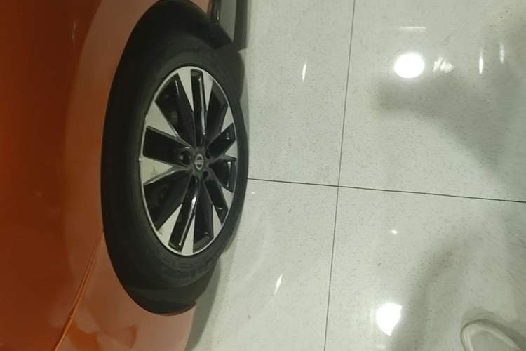 Used Nissan Lannia 2016 1.6L CVT Smart Cool Edition Left Front Wheel Hub