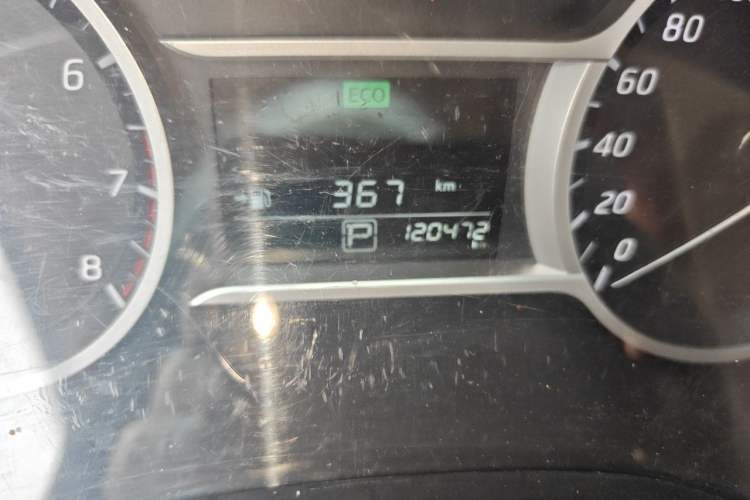 Used Nissan Lannia 2016 1.6L CVT Cool Edition Odometer Close Up
