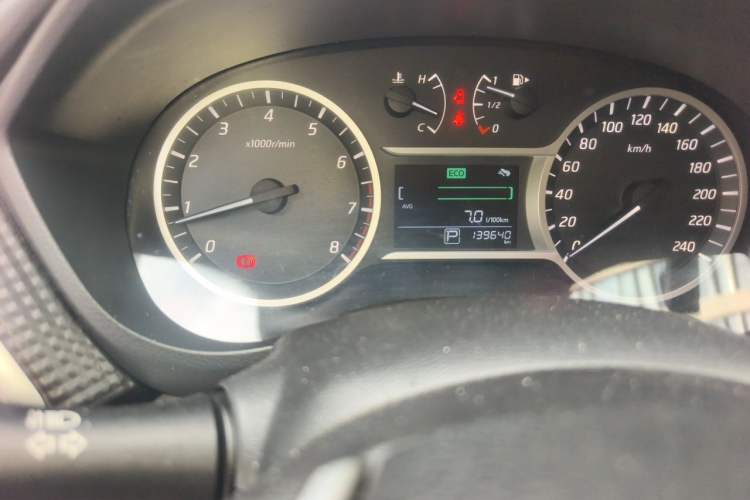 Used Nissan Lannia 2016 1.6L CVT Smart Cool Edition Odometer Close Up