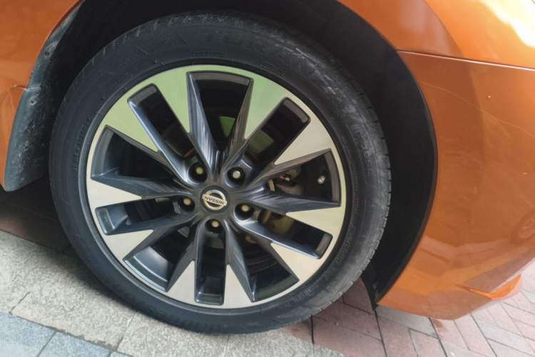 Used Nissan Lannia 2016 1.6L CVT Smart Edition Right Front Wheel Hub