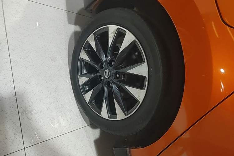 Used Nissan Lannia 2016 1.6L CVT Smart Cool Edition Right Rear Wheel Hub