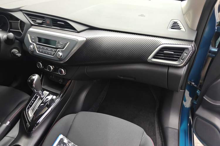 Used Nissan Lannia 2018 1.6L CVT Cool Trendy Sound Edition Audio And AC Panel
