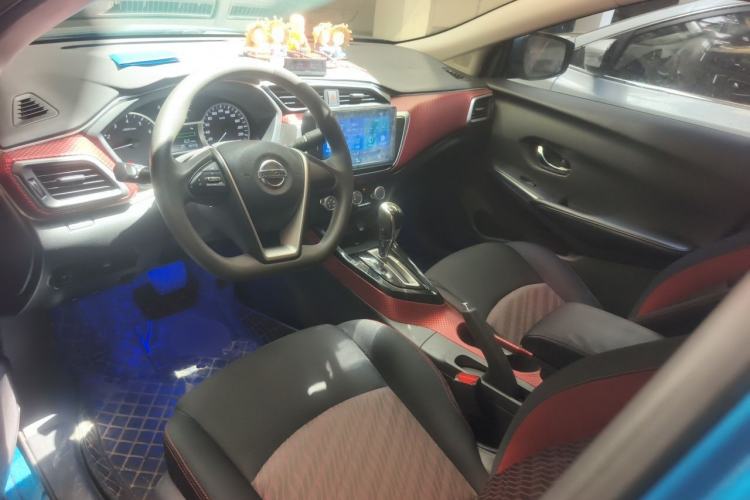 Used Nissan Lannia 2018 1.6L CVT Cool Trendy Sound Edition Center Console