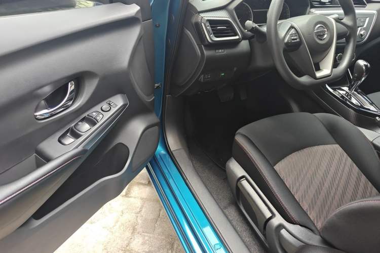 Used Nissan Lannia 2018 1.6L CVT Cool Trendy Sound Edition Driver Seat