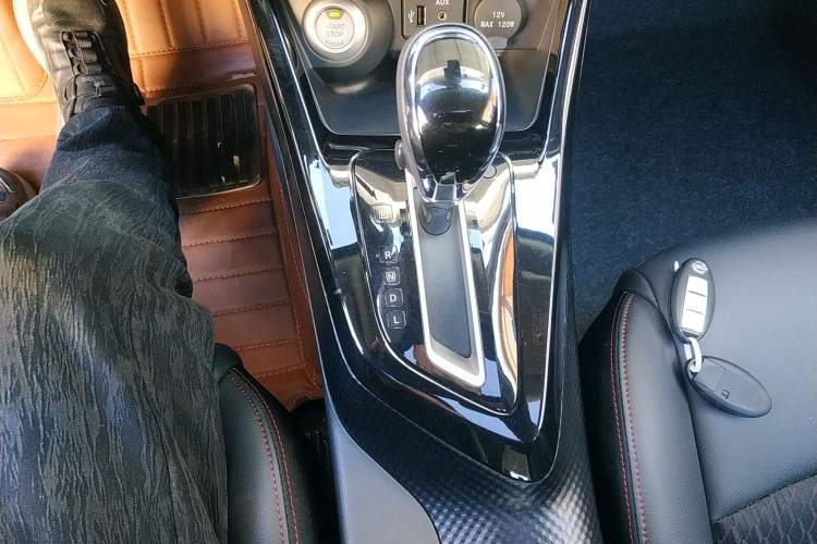 Used Nissan Lannia 2018 1.6L CVT High-Energy Trendy Audio Edition Gear Lever