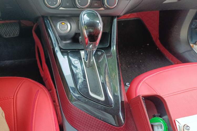 Used Nissan Lannia 2018 1.6L CVT Smart Cool Trendy Audio Model Gear Lever