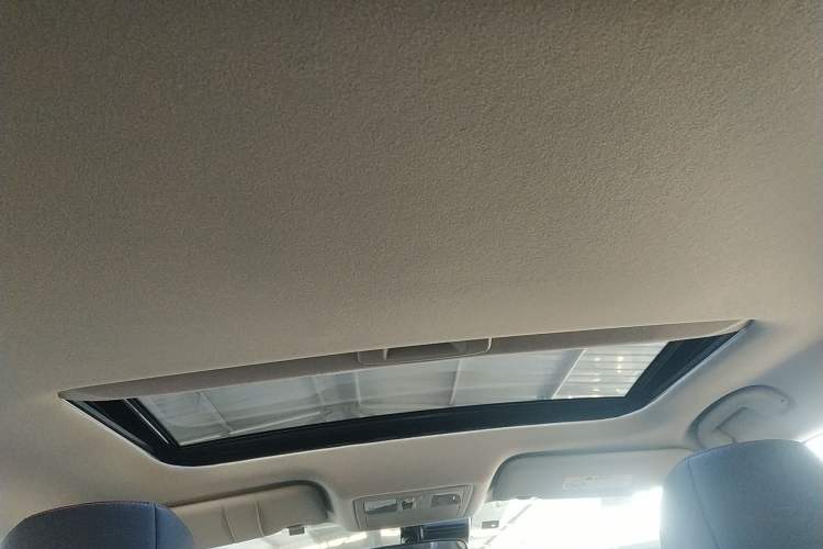 Used Nissan Lannia 2018 1.6L CVT High-Energy Trendy Audio Edition Headliner