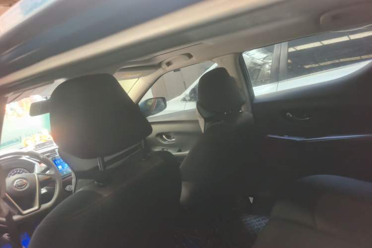 Used Nissan Lannia 2018 1.6L CVT Cool Trendy Sound Edition Headliner