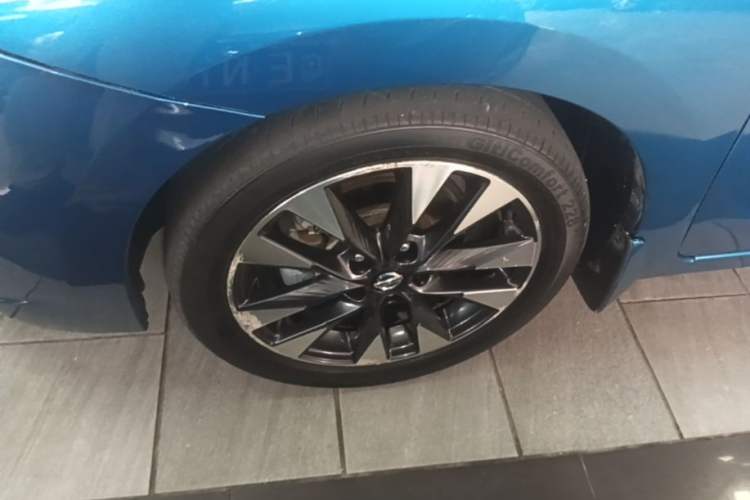 Used Nissan Lannia 2018 1.6L CVT Smart Cool Trendy Audio Model Left Front Wheel Hub