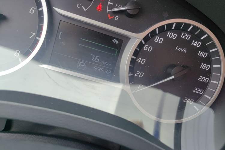Used Nissan Lannia 2018 1.6L CVT Smart Cool Trendy Audio Model Odometer Close Up