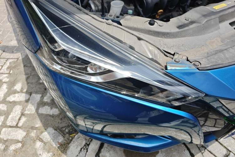 Used Nissan Lannia 2018 1.6L CVT Cool Trendy Sound Edition Right Front Headlight