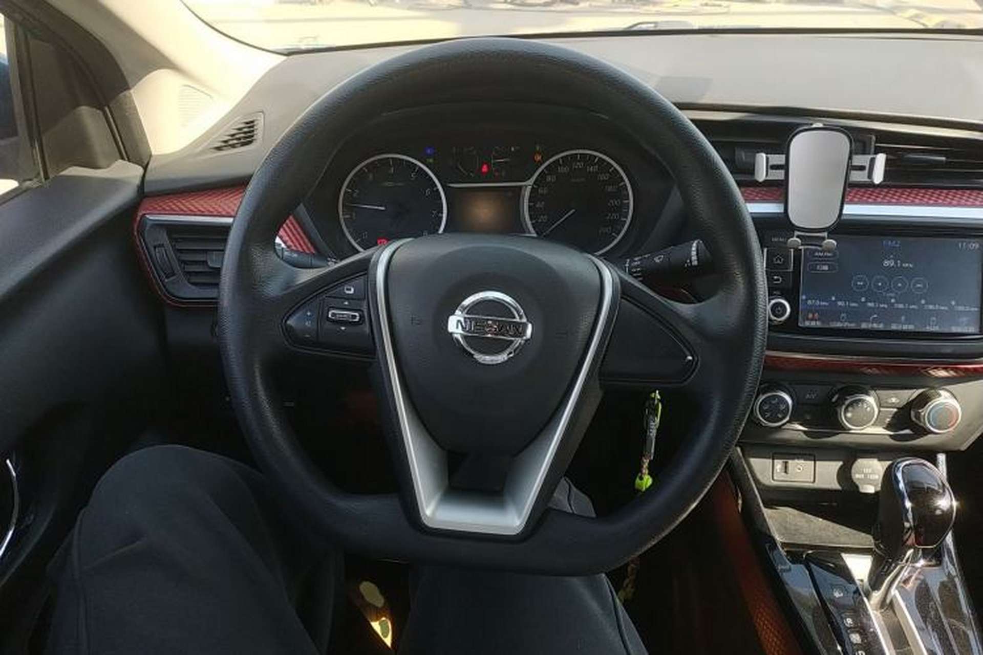 Used Nissan Lannia 2018 1.6L CVT Cool Trendy Sound Edition Steering Wheel