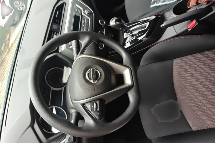 Used Nissan Lannia 2018 1.6L CVT Cool Trendy Sound Edition Steering Wheel