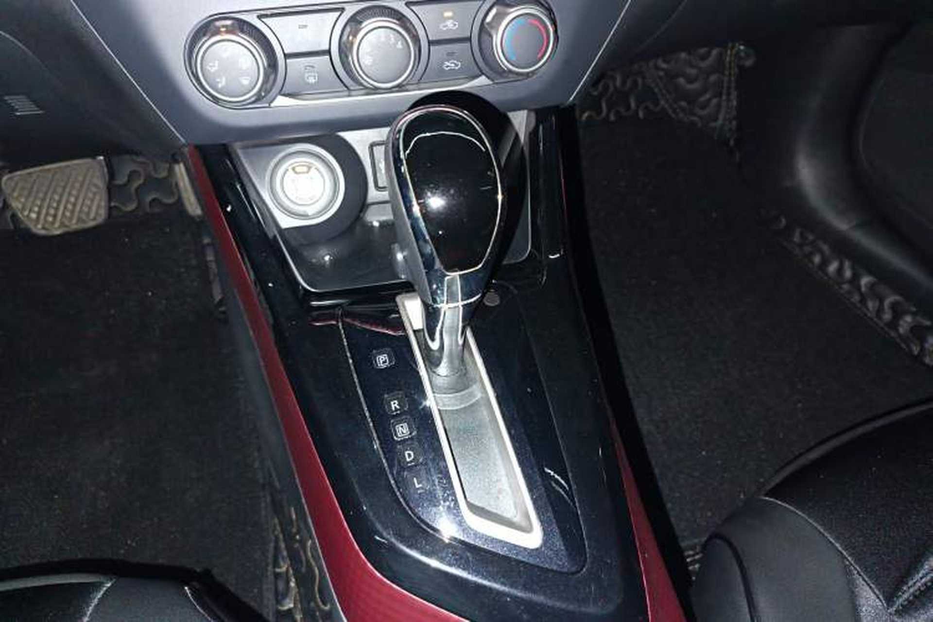 Used Nissan Lannia 2018 1.6L CVT Smart Cool Trendy Audio Model Gear Lever