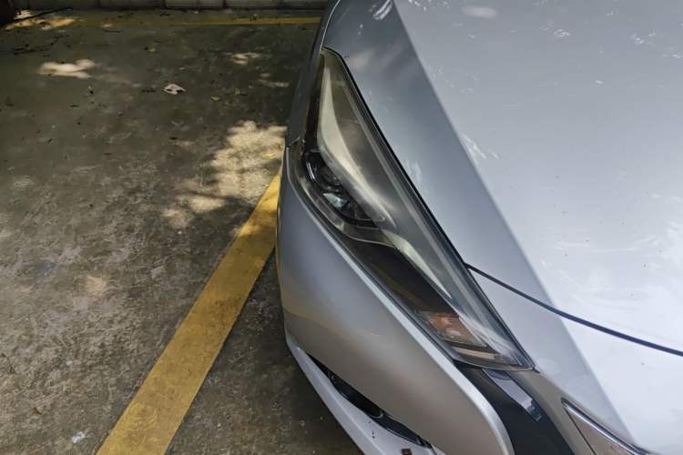 Used Nissan Lannia 2018 1.6L CVT High-Energy Trendy Audio Edition Right Front Headlight