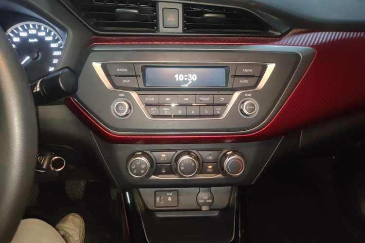 Used Nissan Lannia 2018 1.6L Manual Cool Trendy Sound Edition Audio And AC Panel
